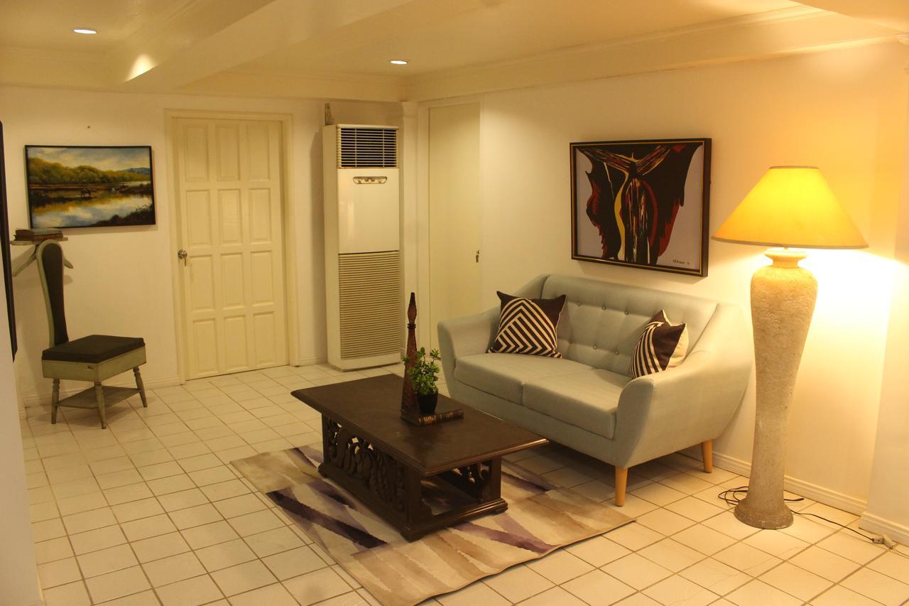 The White Bed And Breakfast Bacolod Exteriör bild