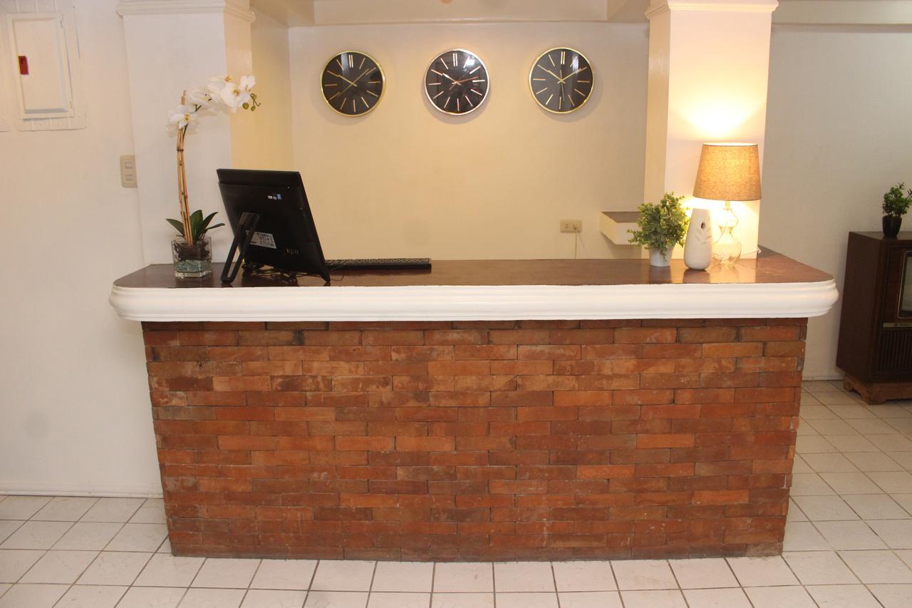 The White Bed And Breakfast Bacolod Exteriör bild