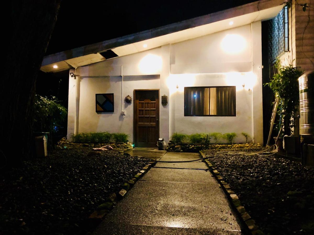 The White Bed And Breakfast Bacolod Exteriör bild