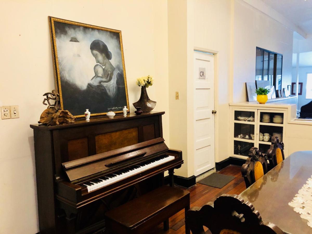 The White Bed And Breakfast Bacolod Exteriör bild